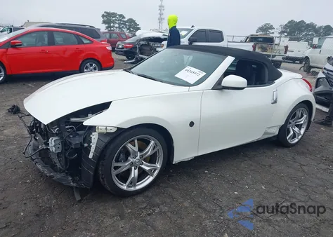 2012 Nissan 370Z Touring z USA, uszkodzony, nr VIN JN1AZ4FH8CM371051